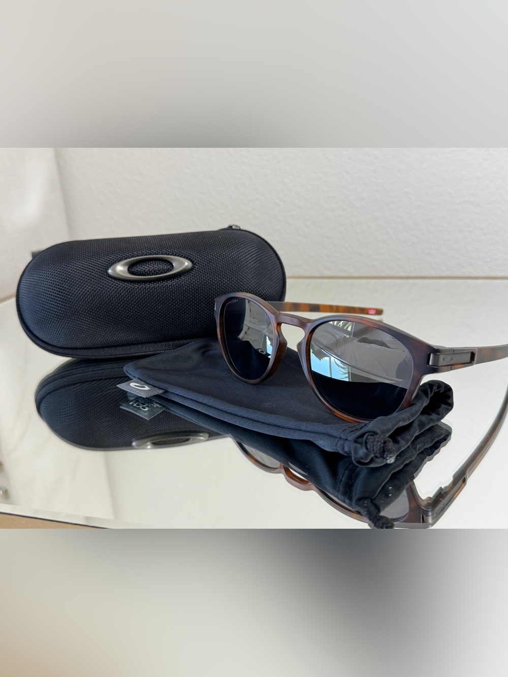 New OAKLEY unisex sunglasses!
